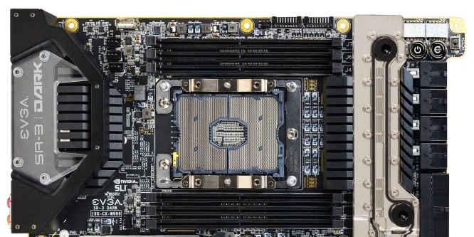 EVGA SR-3 Dark: 2000-Dollar-Board geht mit Wasserkühlung in den Handel (2)