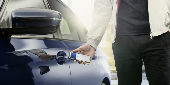 BMW Digital Key Apple iPhone Samsung Galaxy S 1 