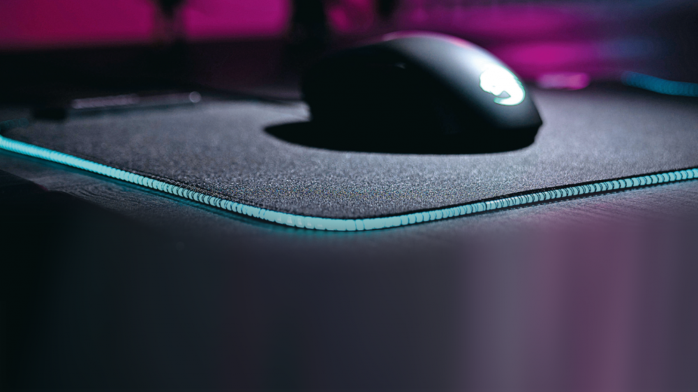 20 Mauspads mit und ohne RGB-Beleuchtung im Vergleichstest