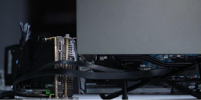 eGPU via M.2-Slot: Lenovo-Tochterunternehmen zeigt Experiment mit Ryzen 5 4600U und RTX 3090 (1)