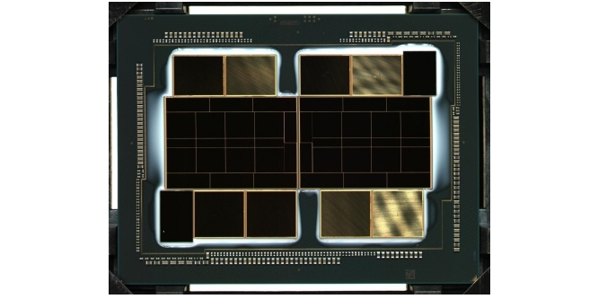 Intels Ponte Vecchio: Blick auf den Wasserkühler der Supercomputer-GPU (1)