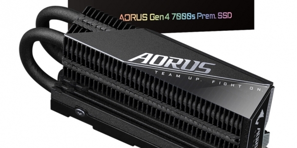 Aorus Gen4 7000s Premium: Gigabyte schraubt riesigen Kühler auf SSD (3)