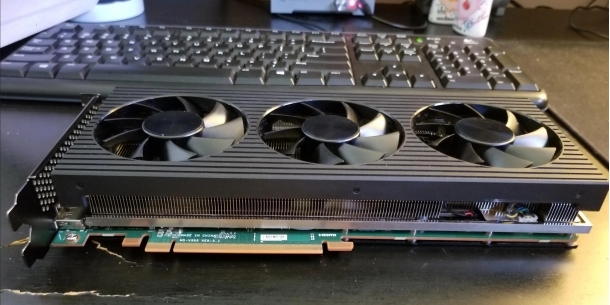 Radeon RX 6800 XT ohne RGB: Interessanter Blick auf OEM-Grafikkarte in Alienware-PCs (1)
